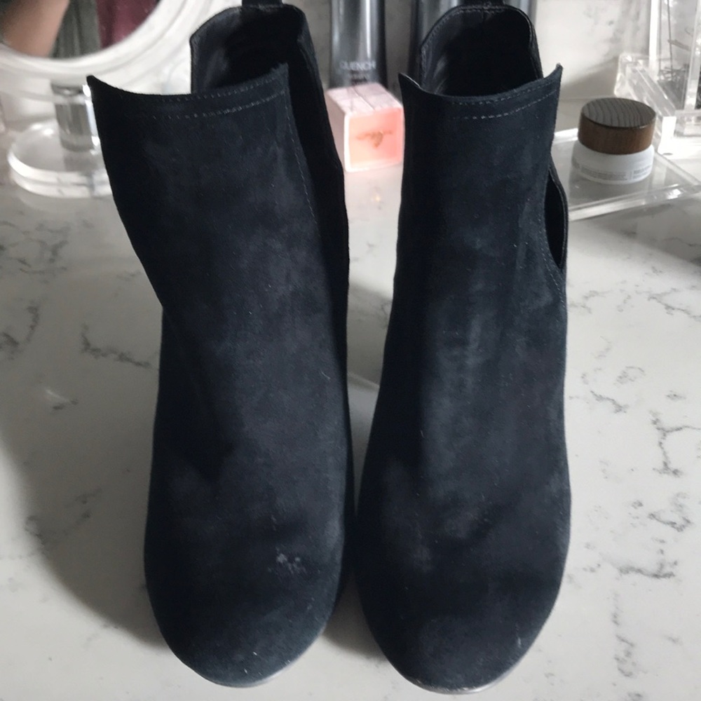 Steve Madden black suede booties